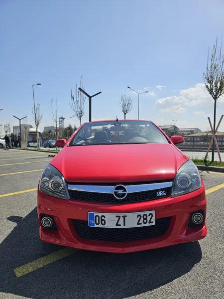 Opel Astra ön görünüm